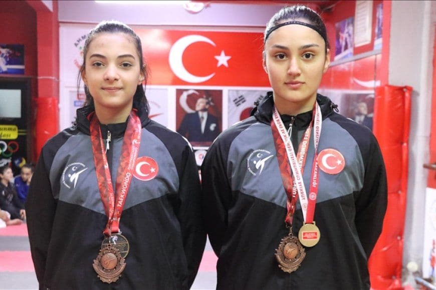 Yetenek taramasında keşfedilen milli tekvandocular Buğlem ve İrem, hedef büyüttü